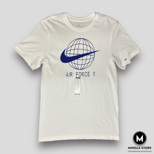 Nike Camiseta Blanca con Logo y Mundo al centro